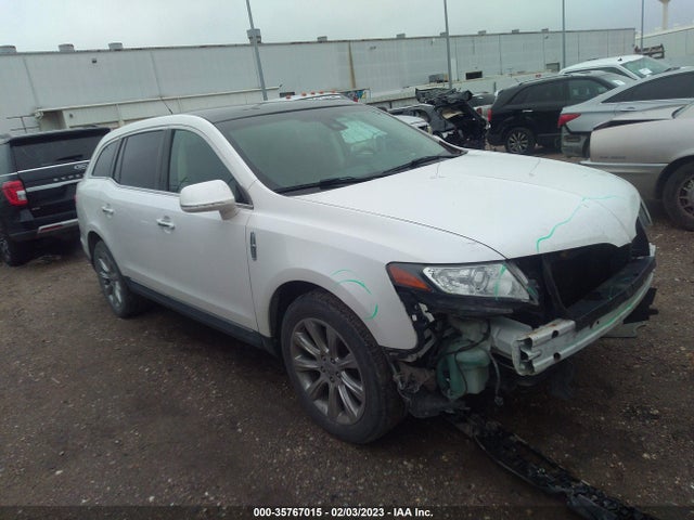 2015 Lincoln MKT, VIN: 2LMHJ5FK3FBL01472