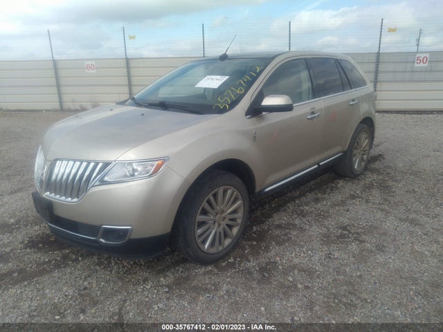 Lincoln MKX 2011 2LMDJ6JK2BBJ34155 Image 2