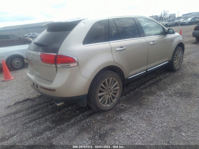 Lincoln MKX 2011 2LMDJ6JK2BBJ34155 Image 4