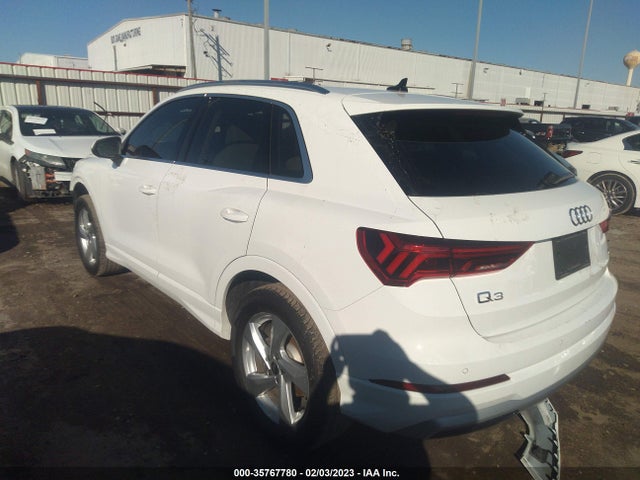 WA1AUCF39M1071929 Audi Q3 PREMIUM
