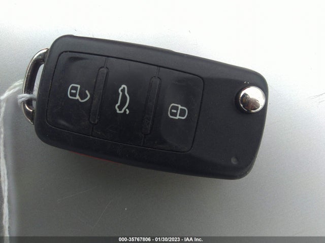 1VWBS7A3XFC080495 Volkswagen Passat 1.8t Se W/sunroof & Nav