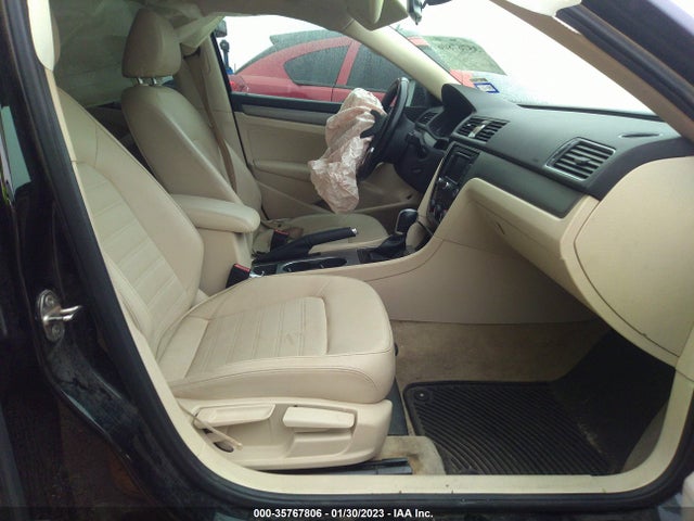 1VWBS7A3XFC080495 Volkswagen Passat 1.8t Se W/sunroof & Nav