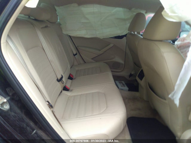 1VWBS7A3XFC080495 Volkswagen Passat 1.8t Se W/sunroof & Nav