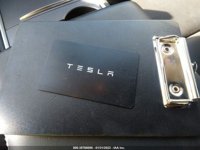 Tesla Model Y Long Range 2022 7SAYGDEE9NF323548 Image 3