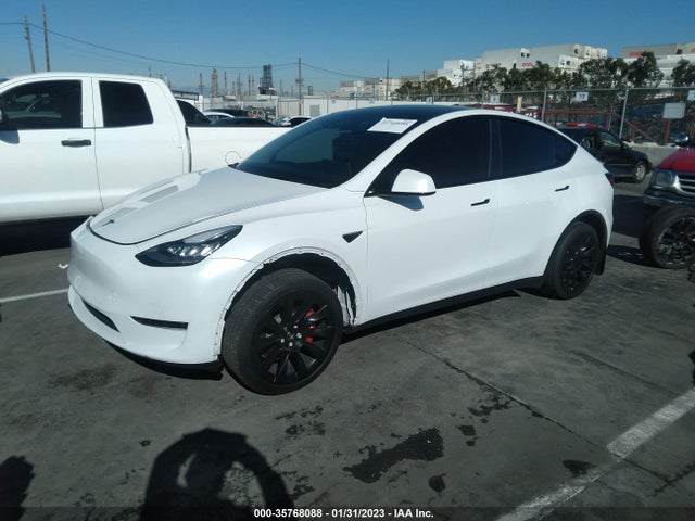 Tesla Model Y Long Range 2022 7SAYGDEE9NF323548 Image 2