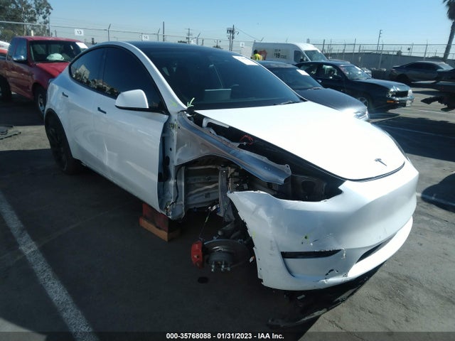 Tesla Model Y Long Range 2022 7SAYGDEE9NF323548 Image 8