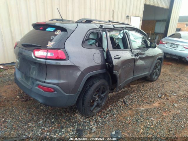 1C4PJLCB2JD558632 Jeep Cherokee Latitude