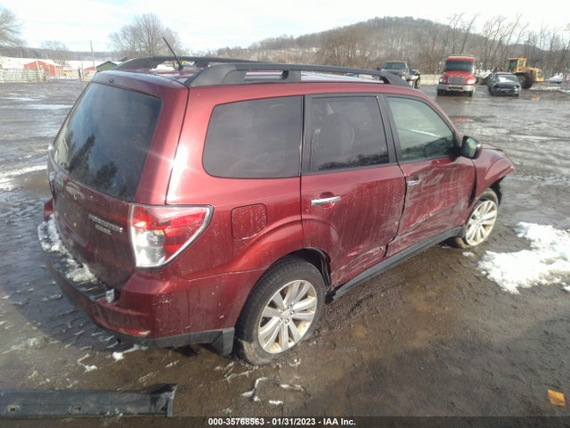 2013 SUBARU FORESTER 2.5X PREMIUM VIN: JF2SHADC9DH424328