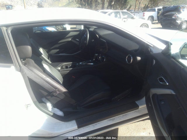 Chevrolet Camaro 2lt 2018 1G1FD1RX1J0190759 Image 5
