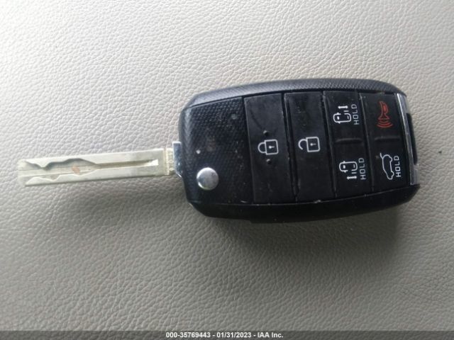 KNDMB5C15L6587438 KIA SEDONA LX