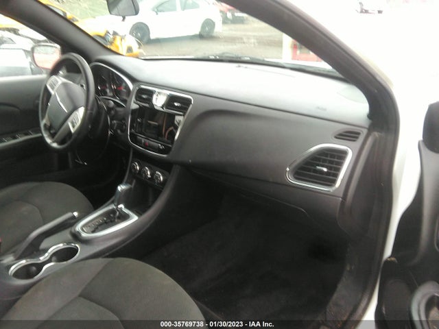 Chrysler 200 2011 1C3BC1FB2BN589626 Image 7