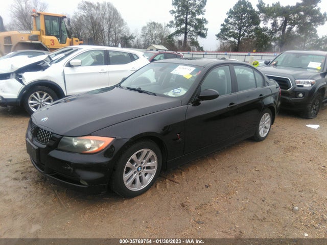 BMW 3 Series 328i 2007 WBAVA33507KX74983 Image 2