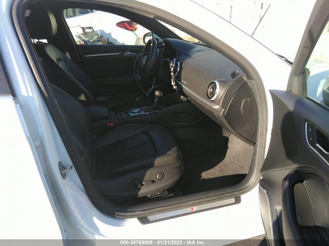 2019 Audi A3, VIN: WAUJEGFF8K1027001