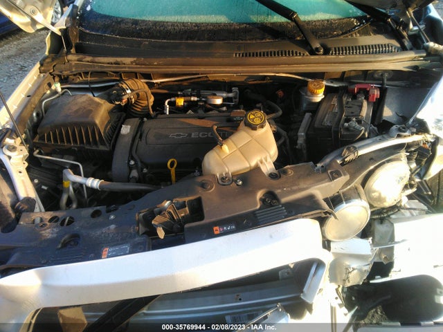 Chevrolet SONIC LS 2016 1G1JA5SH1G4113033 Image 10