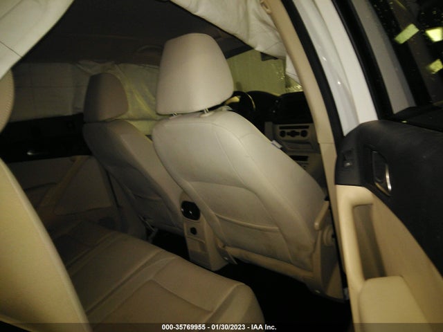 WVGAV7AX9HK031866 Volkswagen TIGUAN
