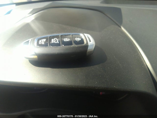2022 Hyundai Veloster, VIN: KMHT36AH9NU012977