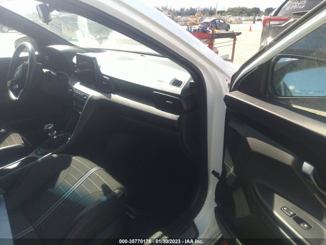 2022 Hyundai Veloster, VIN: KMHT36AH9NU012977