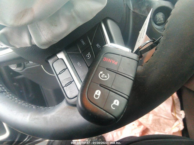 2018 Jeep Compass, VIN: 3C4NJDBB6JT433433