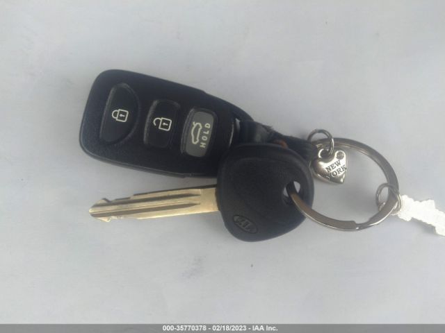 KNAFU4A26D5721144 KIA FORTE EX