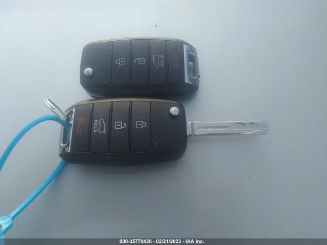 KNDJN2A27F7802143 KIA Soul Base