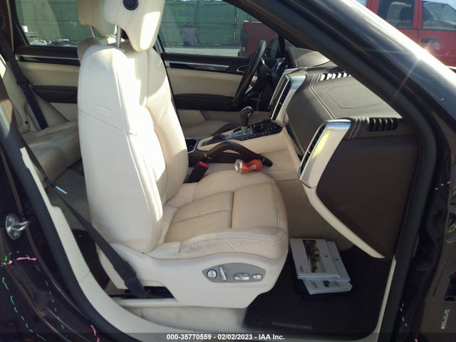 2018 Porsche Cayenne, VIN: WP1AA2A2XJKA02548