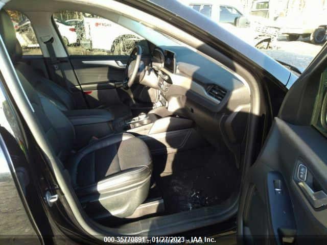 2022 Ford Escape, VIN: 1FMCU9H62NUA84185