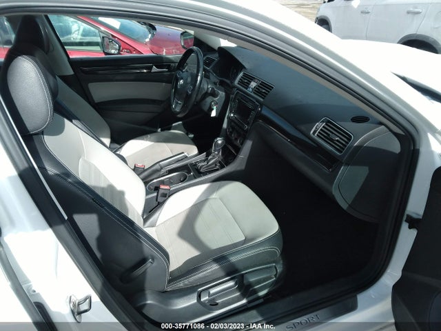 1VWBT7A34FC008639 Volkswagen Passat 1.8t Sport