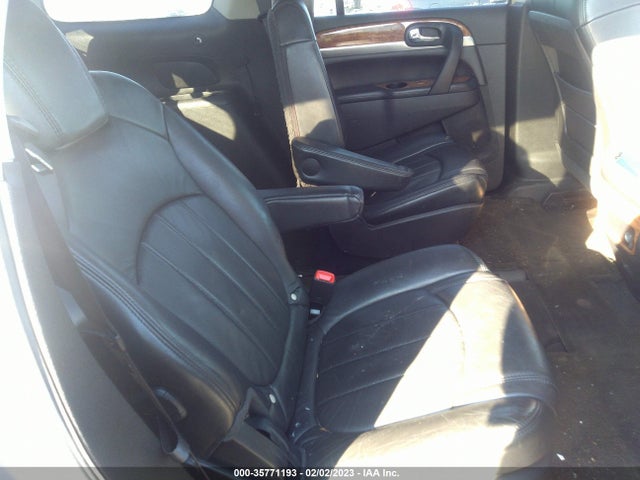 2008 BUICK ENCLAVE CXL VIN: 5GAER23708J273656