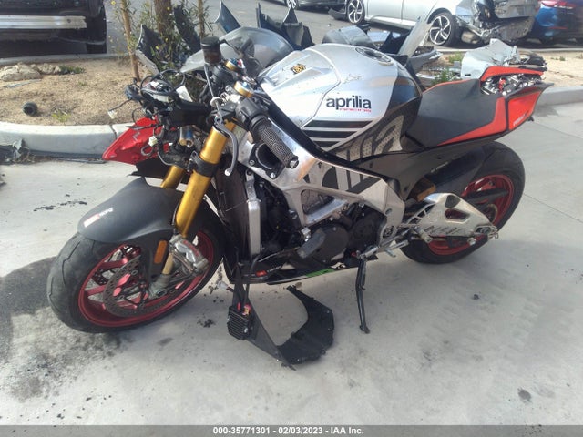 2018 APRI RSVR4 RF VIN: ZD4KEU005JS001205