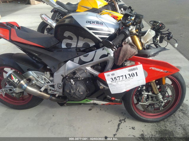 2018 APRI RSVR4 RF VIN: ZD4KEU005JS001205