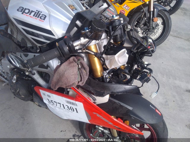 2018 APRI RSVR4 RF VIN: ZD4KEU005JS001205