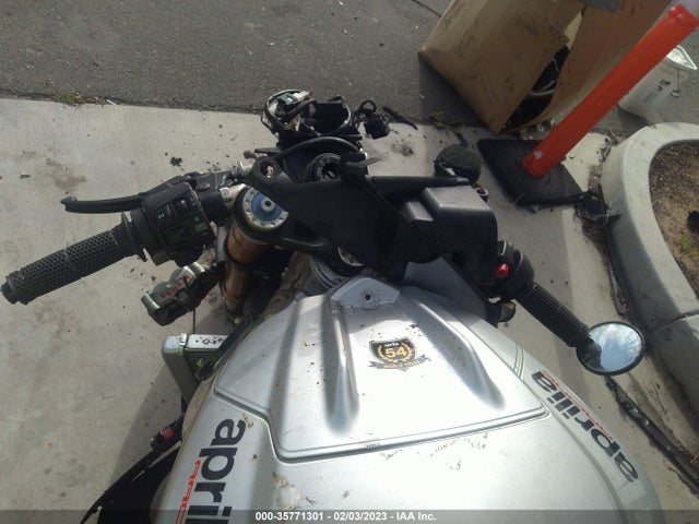2018 APRI RSVR4 RF VIN: ZD4KEU005JS001205