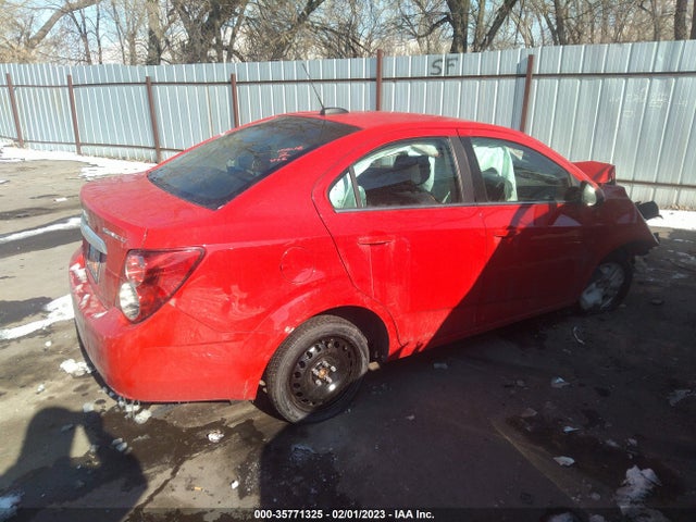 Chevrolet SONIC LT 2015 1G1JC5SH4F4122415 Image 4