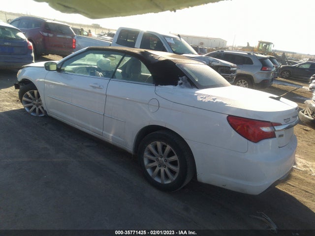 1C3BCBEG6EN131126 Chrysler 200 Touring