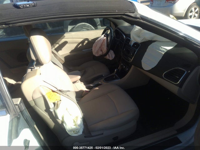 1C3BCBEG6EN131126 Chrysler 200 Touring
