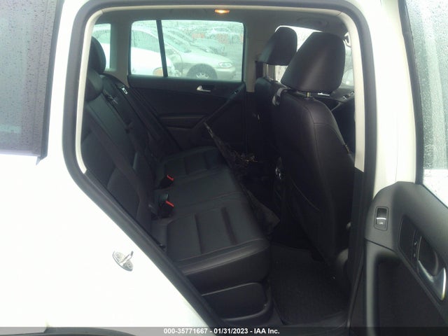 WVGRV7AX2HK025331 Volkswagen Tiguan Wolfsburg Edition