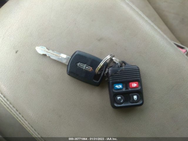 1LNHM82V46Y616370 Lincoln Town Car