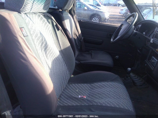 1990 TOYOTA PICKUP 1/2 TON SHT WHEELBASE DLX VIN: JT4RN01P9L7020411
