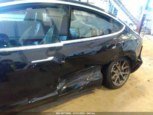 Tesla Model 3 Long Range 2018 5YJ3E1EB6JF070572 Image 8