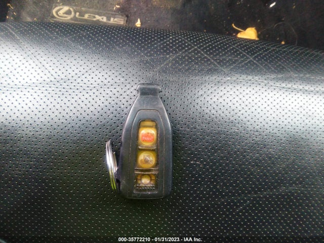 Lexus LS 430 2005 JTHBN36F555001726 Image 3