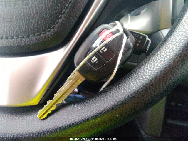 Toyota RAV4 LE 2018 2T3ZFREV6JW519937 Image 3