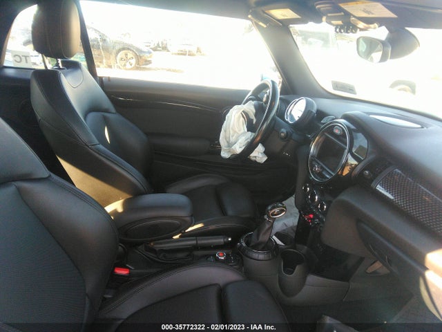 2017 Mini Roadster, VIN: WMWWG9C37H3C81126
