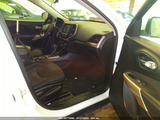 1C4PJMCSXHW584237 Jeep Cherokee Latitude