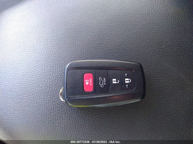 2021 TOYOTA RAV4 XLE VIN: 2T3W1RFV2MW180081