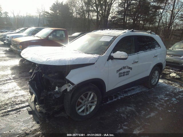 KIA SORENTO LX 2014 5XYKT3A6XEG473202 Image 2