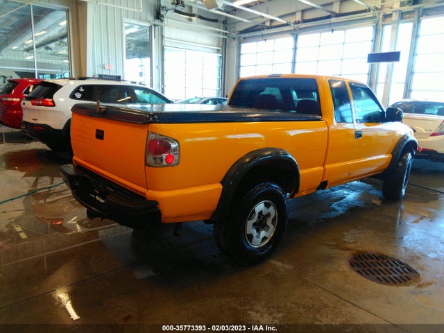 2002 CHEVROLET S-10 LS VIN: 1GCCT19W528233734