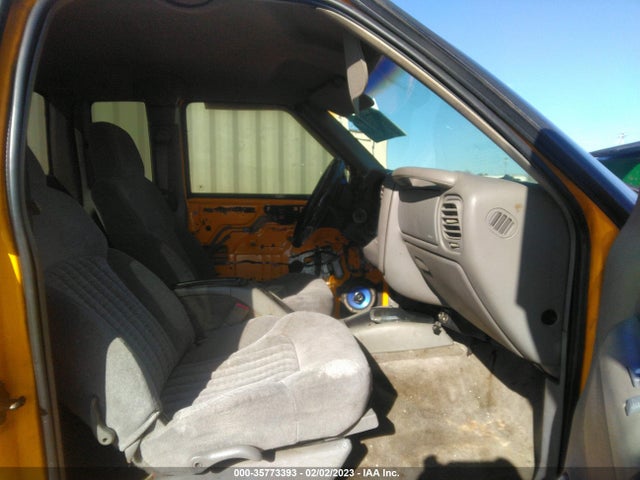 2002 CHEVROLET S-10 LS VIN: 1GCCT19W528233734