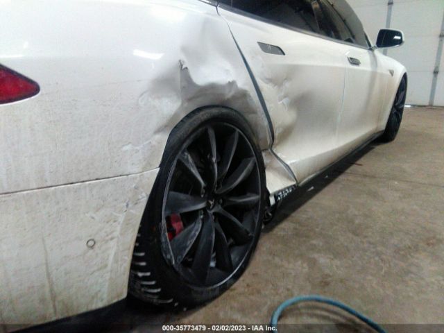 5YJSA1H24EFP62905 Tesla Model S P85d