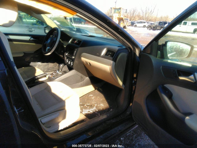 3VWLL7AJ3BM119646 Volkswagen Jetta Sedan Tdi