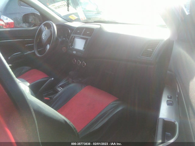 JA4AR3AU0JZ027493 Mitsubishi Outlander Sport 2.0